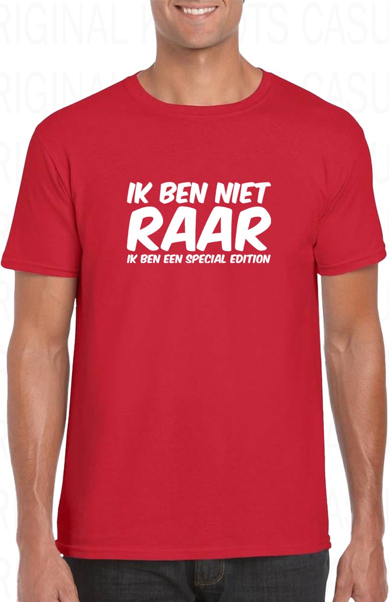 IK BEN NIET RAAR IK BEN EEN SPECIAL EDITION herenshirt - Rood met wit - Maat S - Korte mouwen - Ronde hals - Regular Fit - Cadeau - Grappig | Humor - Original Kwoots